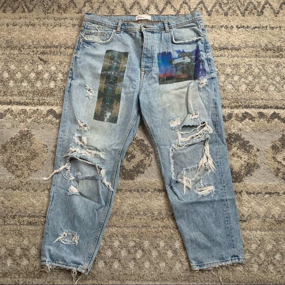 Zara Light Wash Distressed Paint Print Jeans 34x24